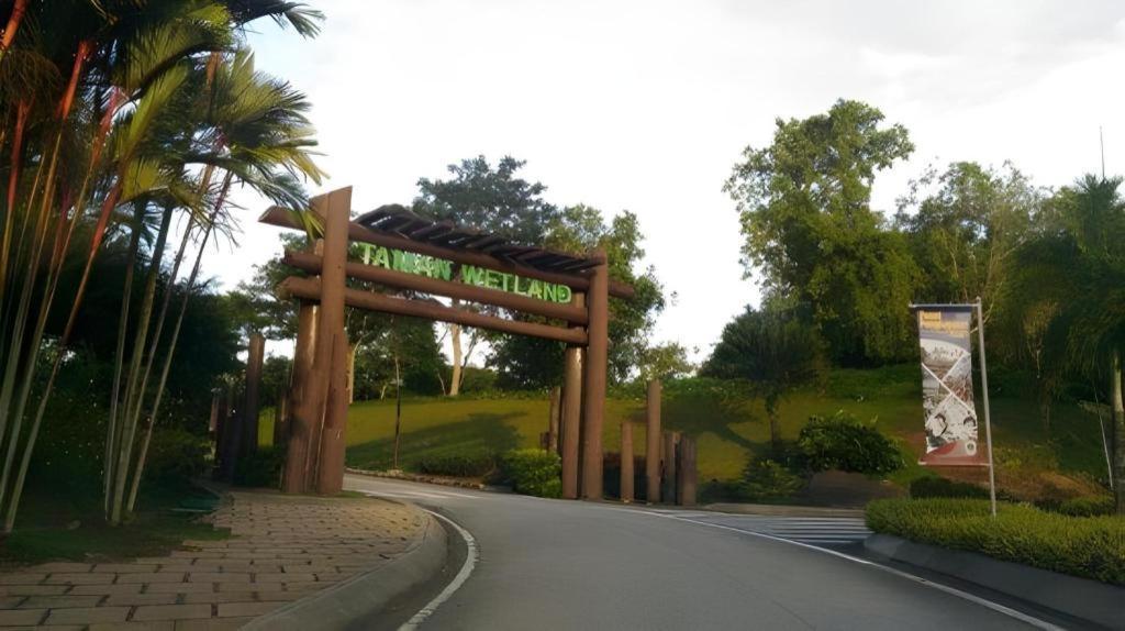 Serdang Business Hotel Seri Kembangan Exterior foto