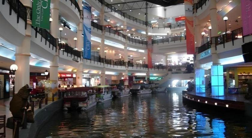 Serdang Business Hotel Seri Kembangan Exterior foto
